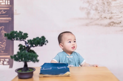 太原怀孕肚子中间凹两边凸